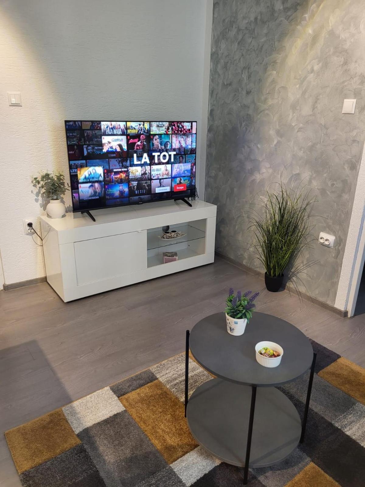 Mona Central Apartment Hunedoara Exterior photo